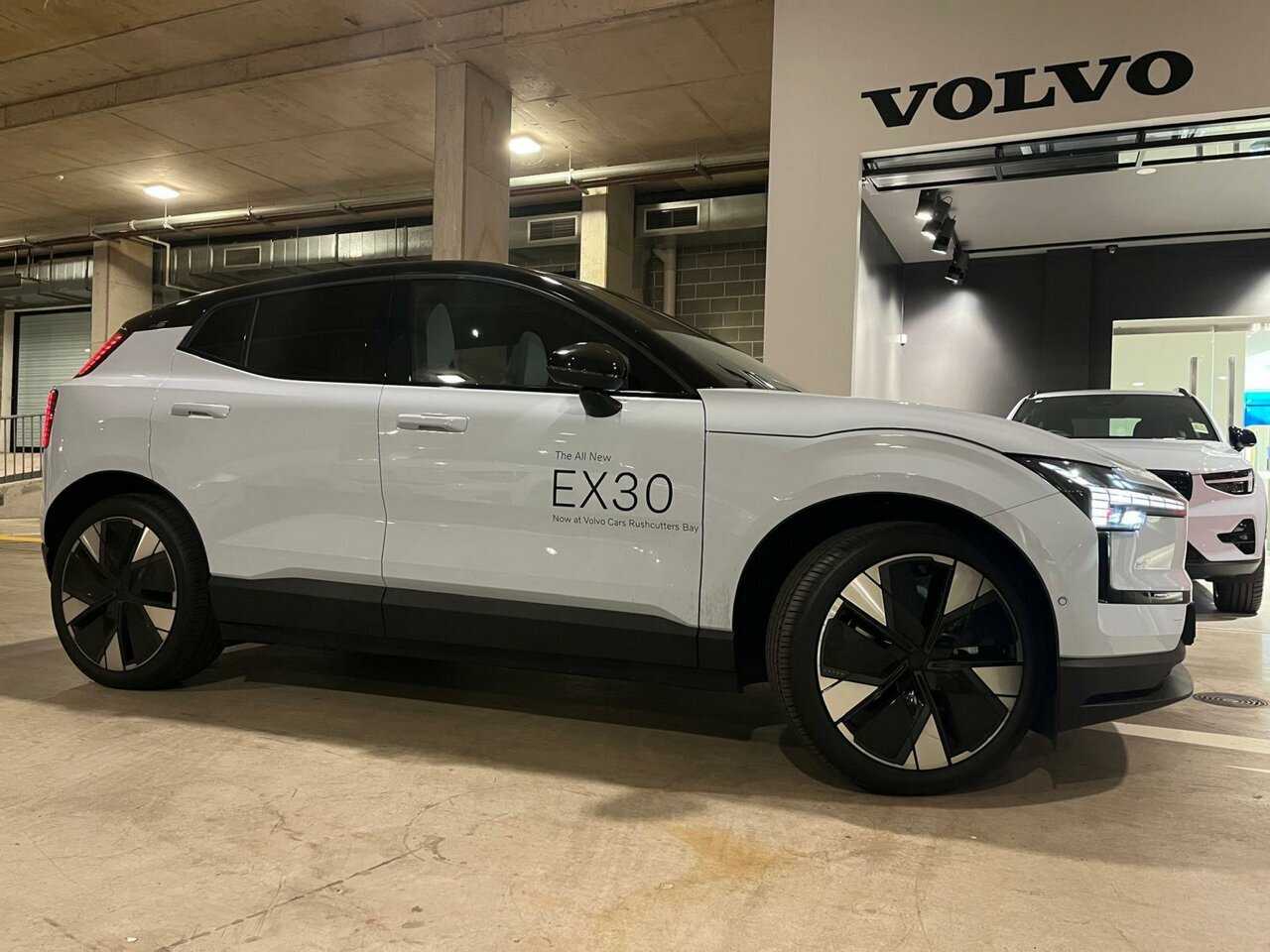 Volvo  EX30 Ultra, Single Motor Extended Range, Electric